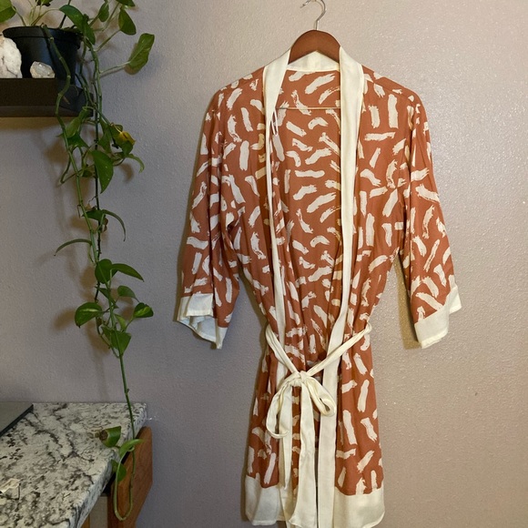 Orange & White Robe - Picture 2 of 5